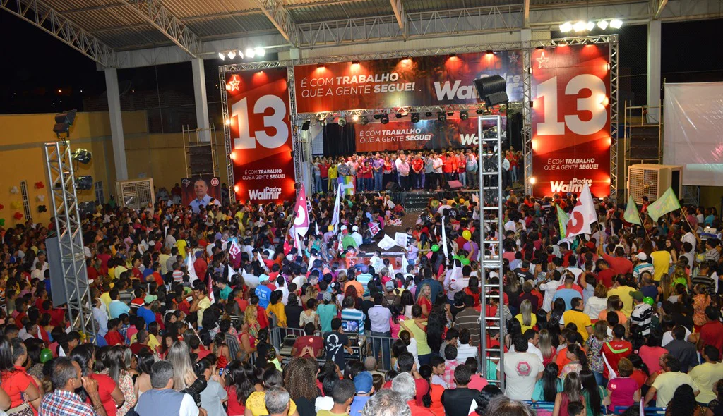 Lideranças realizam convenção para a homologação da candidatura a reeleição do Pe Walmir .