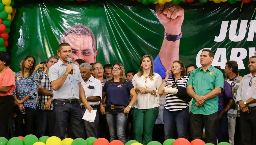 Pré-candidato a vereador de Demerval Lobão Genevaldo Silva durante seu pronunciamento
