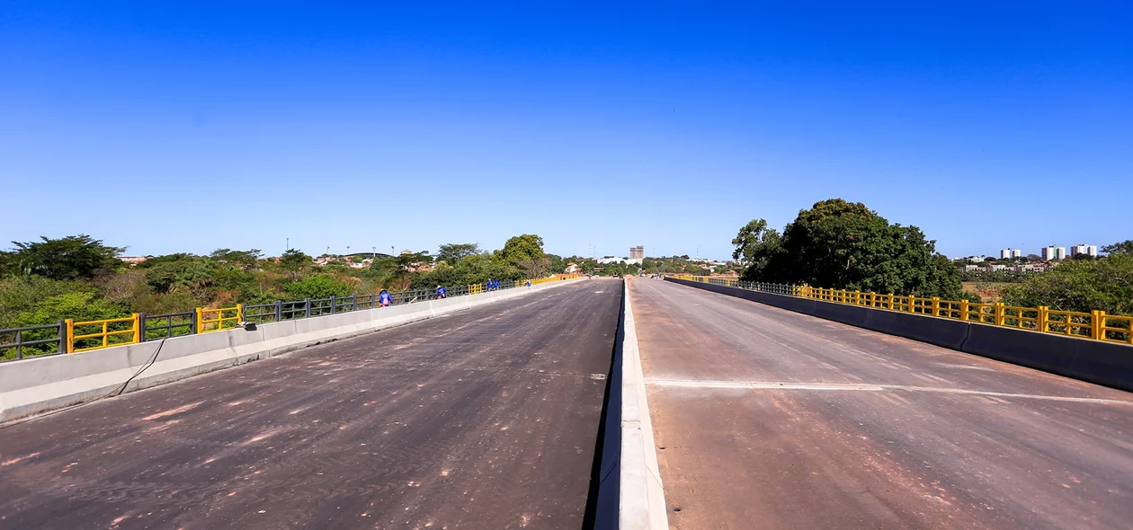 Avenida que da acesso a Ponte Anselmo Dias