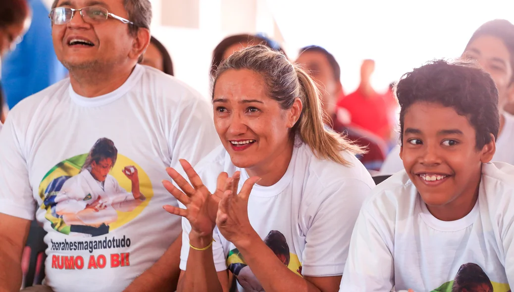 Felicidade estampada em cada rosto com a vitória de Sarah Menezes
