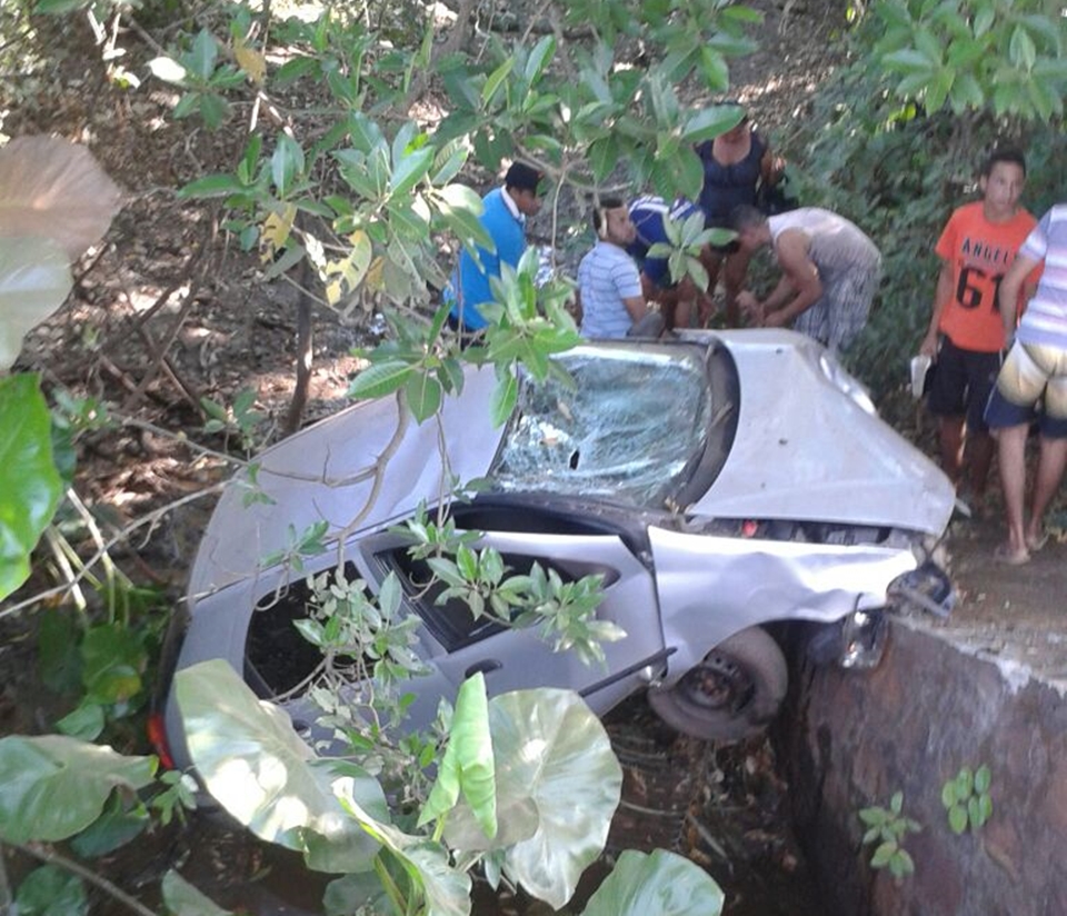 Carro conduzido por Lucídio