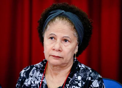 Senadora Regina Sousa