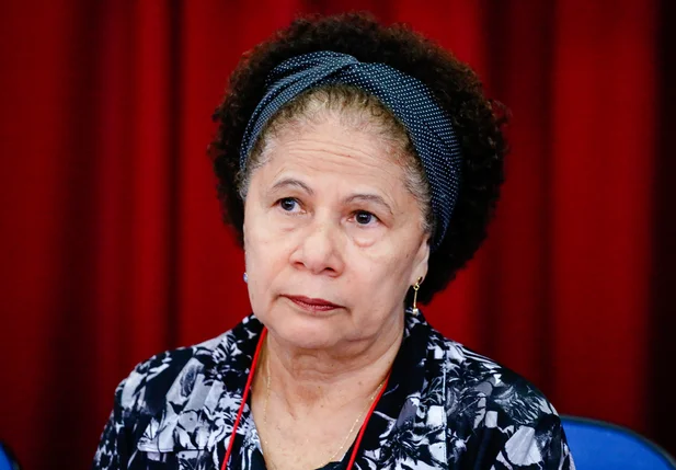 Senadora Regina Sousa