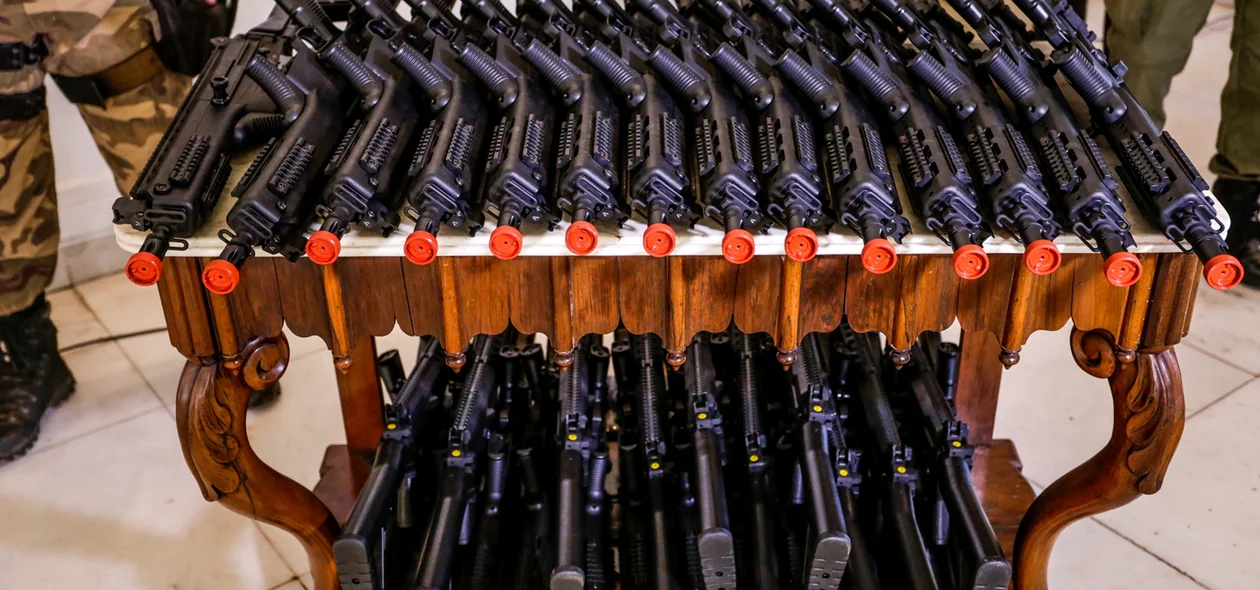 Armamentos entregues para a Polícia Pilitar do Piauí