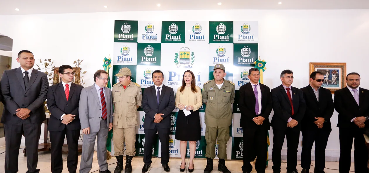Autoridades presentes na solenidade