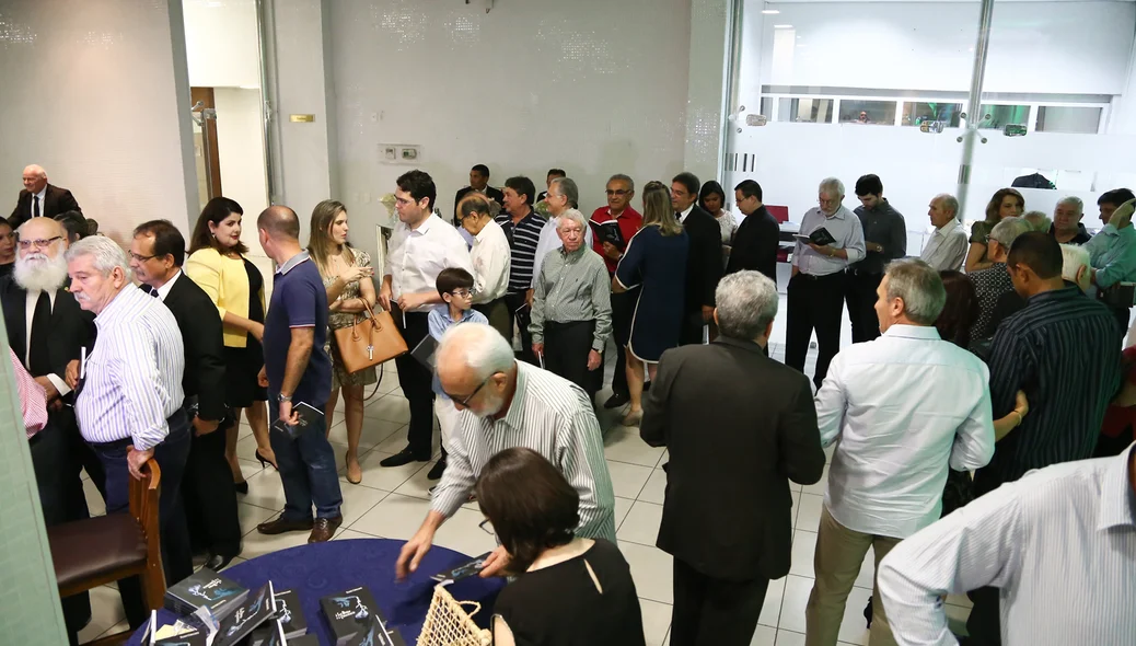 Publico no Lançamento do  Livro Valdeci Cavalcante 