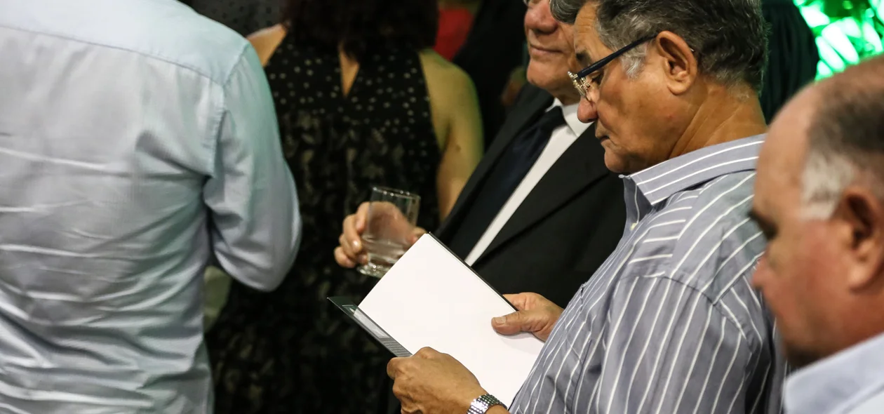 Leitor do Livro A Lei Divina e a Consciência 