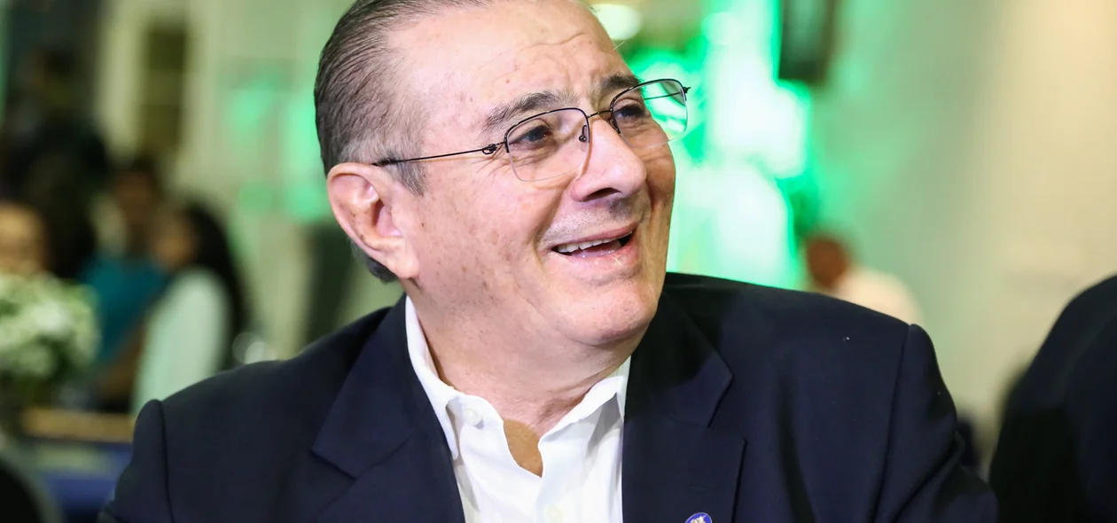 Valdeci Cavalcante no Lançamento do Livro A Lei Divina e a Consciência 