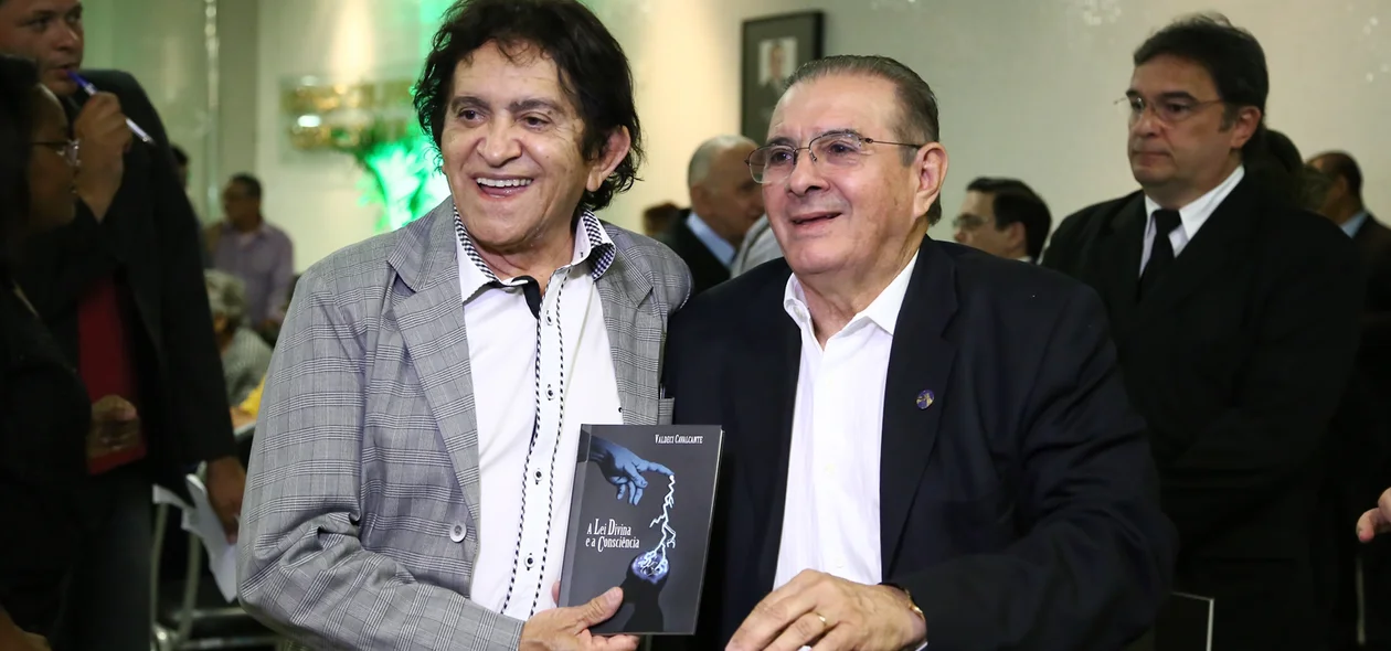 Valdeci Cavalcante no Lançamento do Livro