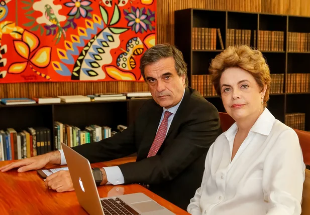 José Eduardo Cardozo e Dilma Rousseff