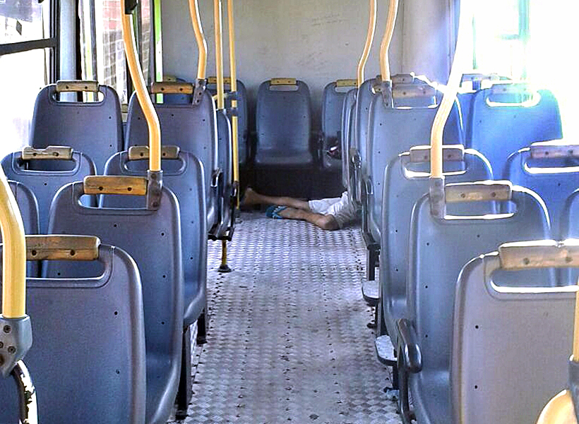 José Rodrigues morto dentro de ônibus