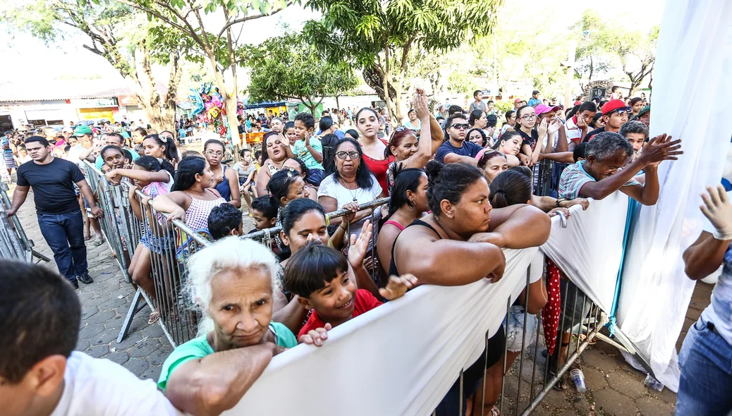Público aguarda os parabéns