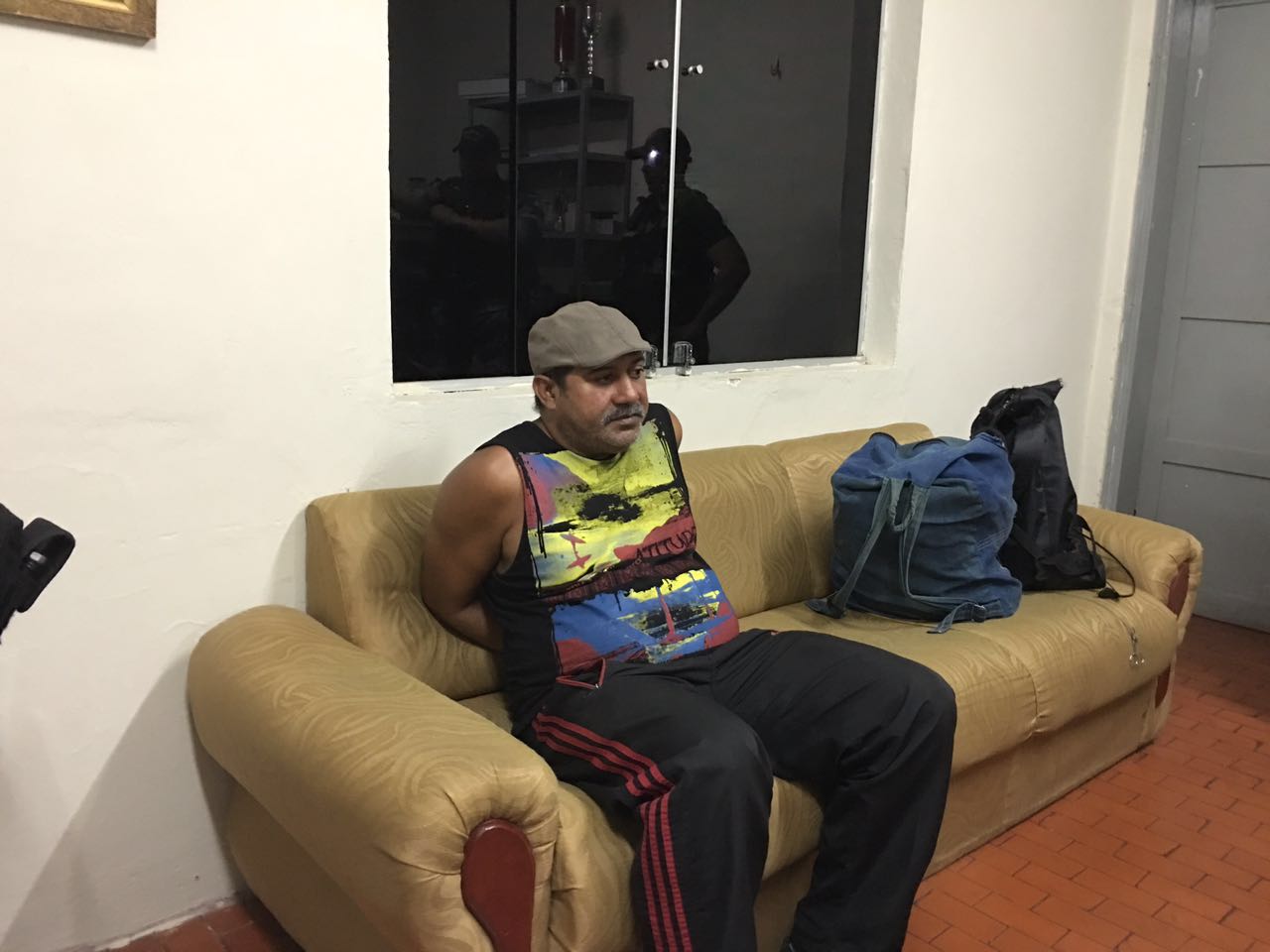 Josué da Silva preso com notas falsas