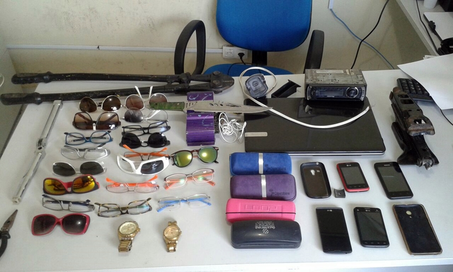 Materiais encontrados na residência