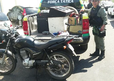 Motocicleta recuperada, além de outros objetos sem nota fiscal