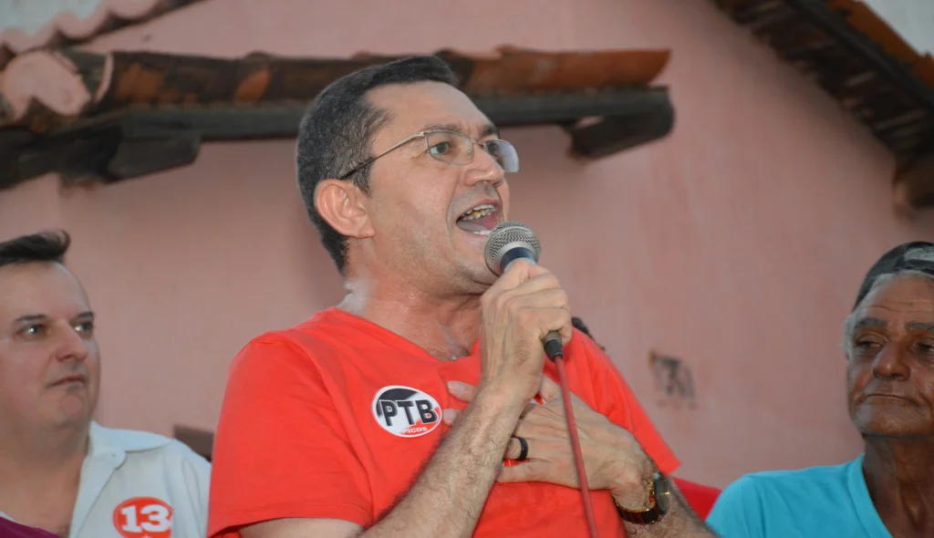 Padre Walmir garante continuidade de obras