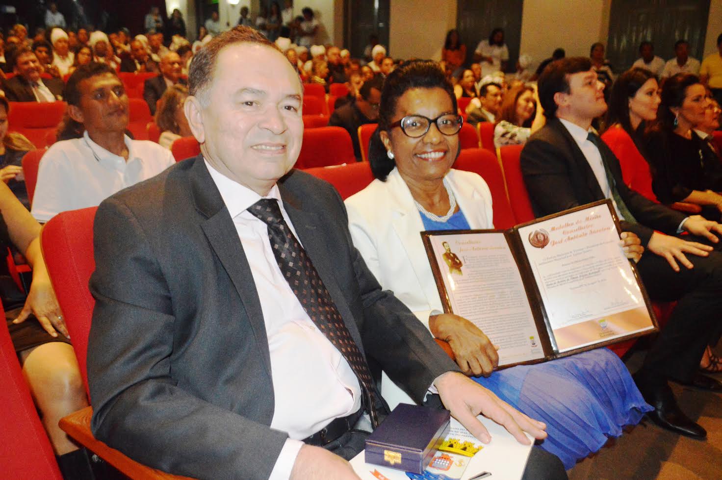 Vereadora Rosário Bezerra recebe homenagem