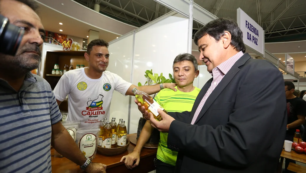 Governador na Solenidade de Abertura do 4º Festival de Cajuína do Piauí