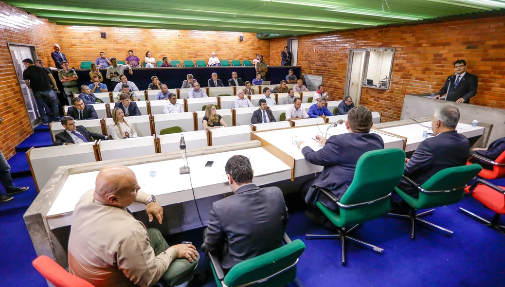 Autoridades participaram da Audiência