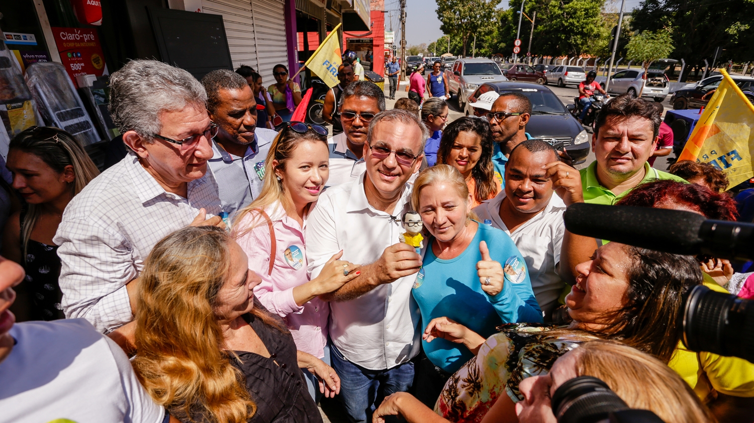 Fimino Filho faz caminhada na zona sudeste