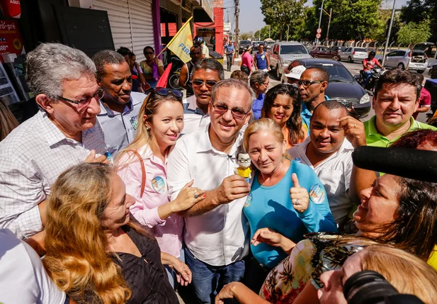 Fimino Filho faz caminhada na zona sudeste