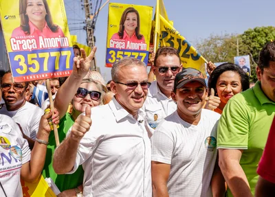 Prefeito firmino filho durante sua caminhada 