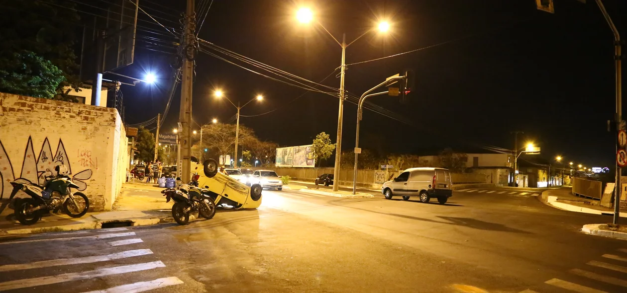Acidente na Avenida Miguel Rosa com a Rua Magalhães Filho 
