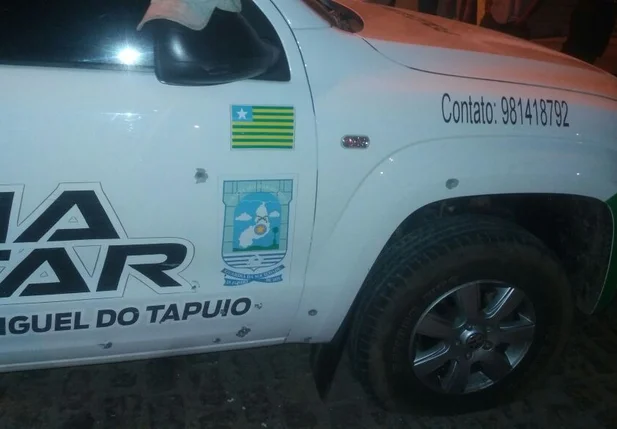 Viatura atingida pelos disparos