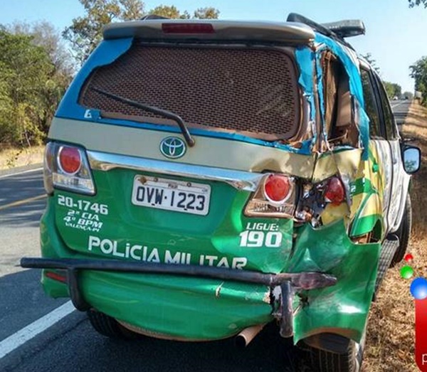 Viatura da PM de Valença se envolve em acidente