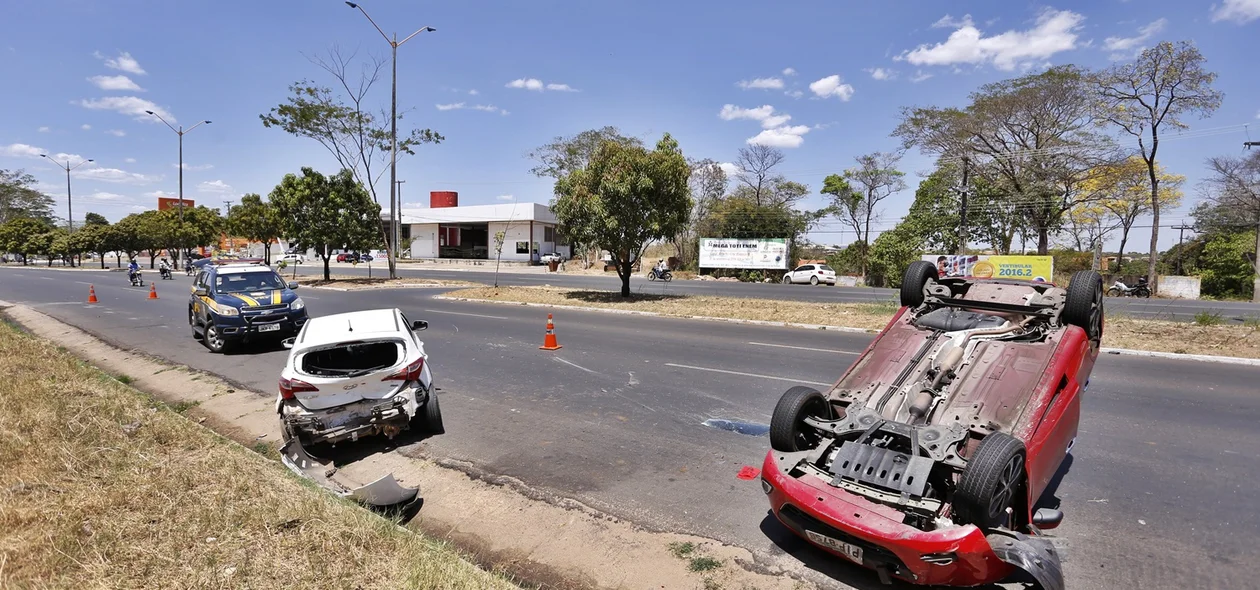 Colisão entre dois veículos