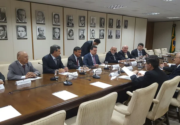 Wellington se reúne com ministro da Fazenda 