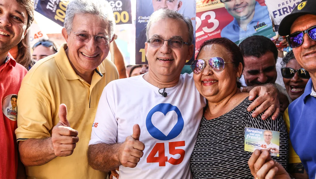 Firmino Filho na caminhada no Parque Piauí ao Lado do vice Luiz Junior 