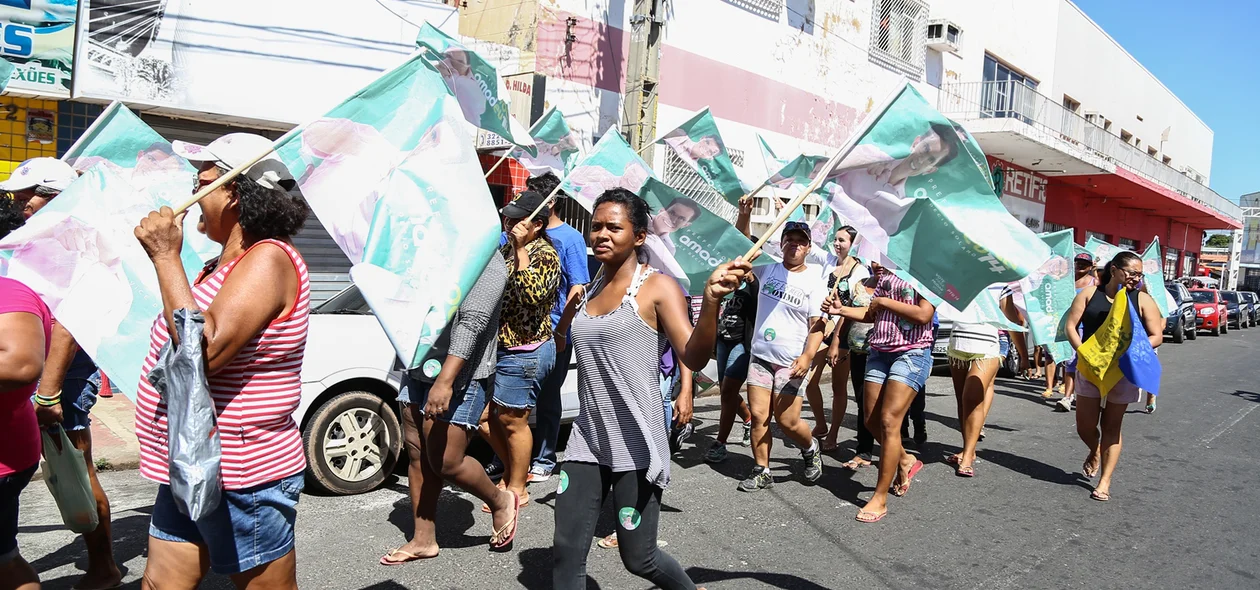 Populares na caminhada do Amadeu Campos 