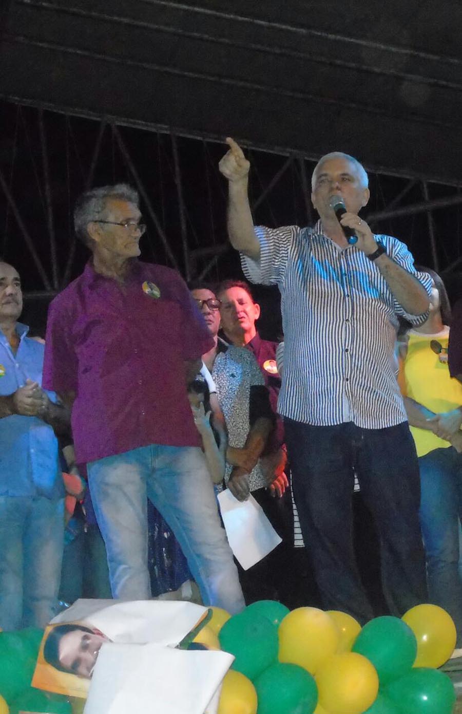 Última foto de Tote Aristides no comício na Avenida Bernardo Bezerra neste sábado (27)