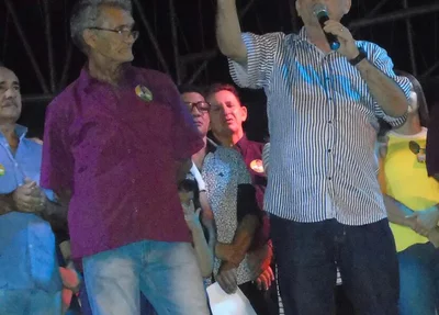 Uma das últimas fotos de Tote Aristides no comício deste sábado (27) com o deputado Themístocles