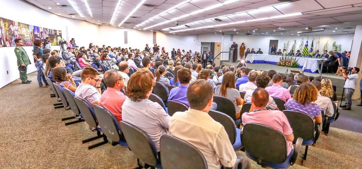 Amigos e Familiares dos homenageados compareceram ao evento