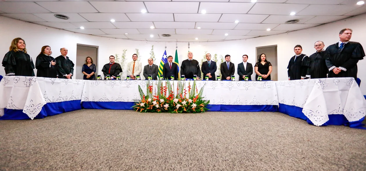 Autoridades presentes na solenidade
