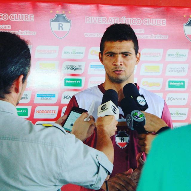 Goleiro Naylson