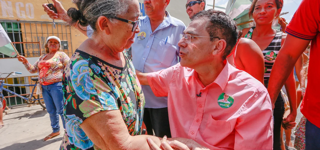 Amadeu recebe apoio dos moradores do mocambinho
