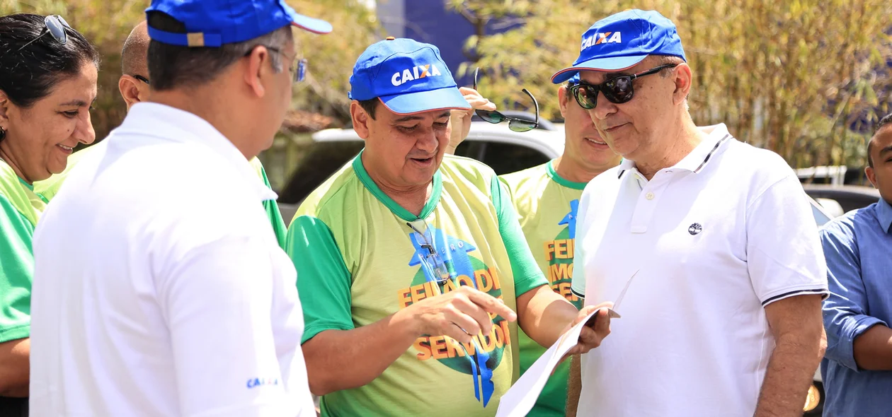 Governador visita 1º Feirão de Imóveis do Servidor Publico