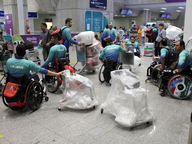 Atletas paralímpicos chegam ao Rio