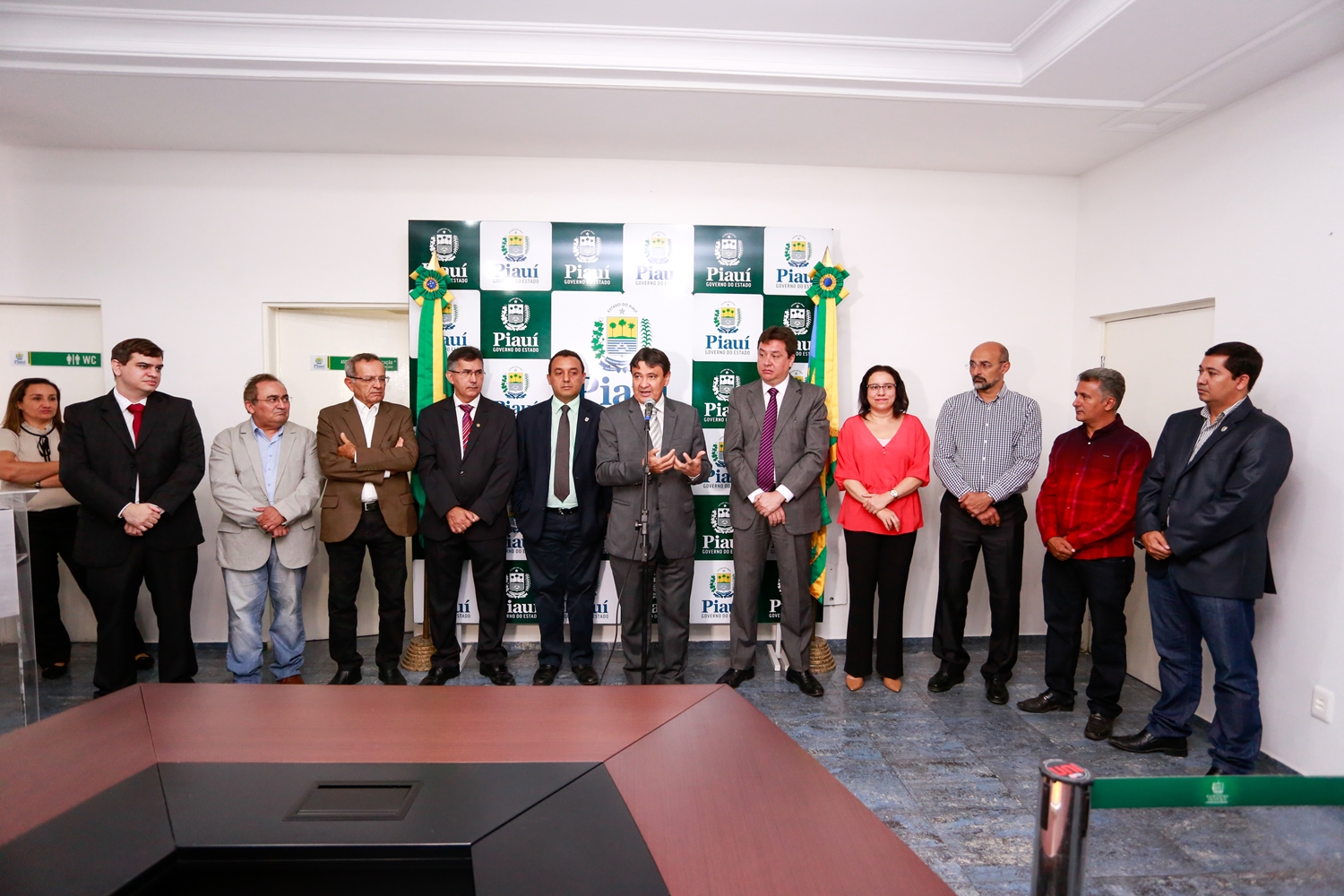Autoridades presentes na solenidade
