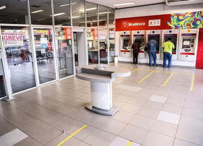 Movimento nas agências bancarias