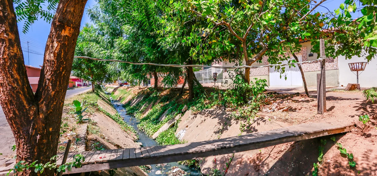 Ponte feita por moradores