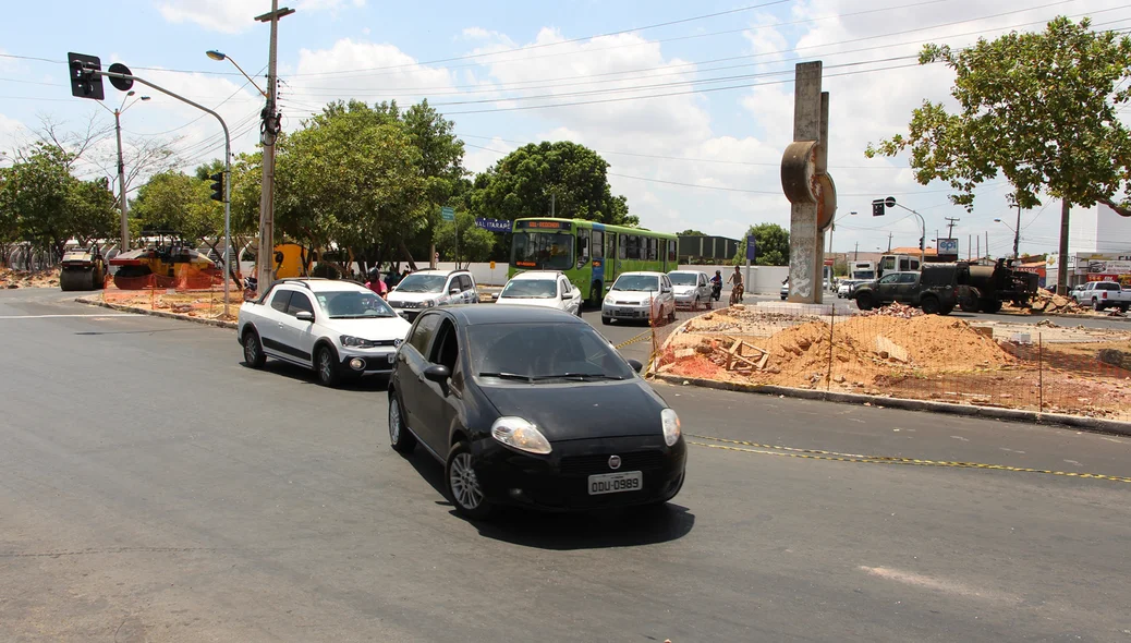 Movimentação de Veículos nas proximidades da Ponte Anselmo Dias 