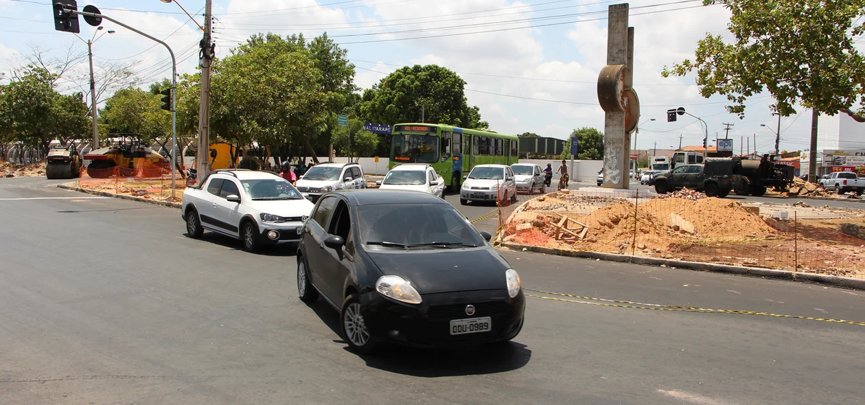 Movimentação de Veículos nas proximidades da Ponte Anselmo Dias 