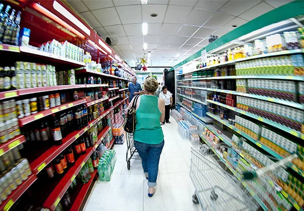 Inflação desacelera em agosto e atinge 0,44%, afirma IBGE