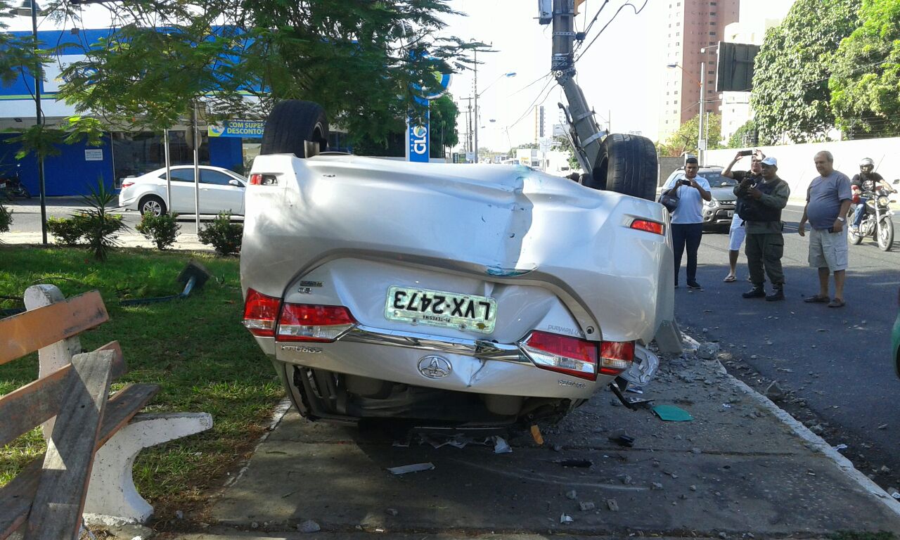 Acidente na Homero Castelo Branco