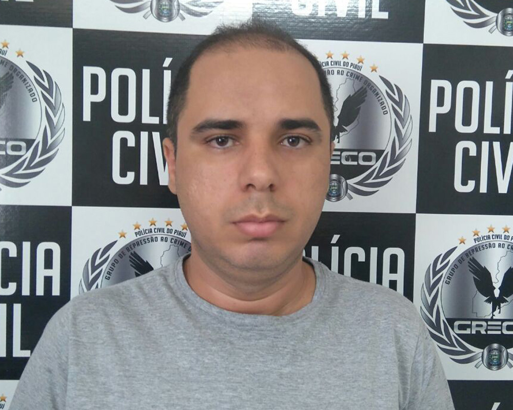 Advogado Charles Adriano Amorim