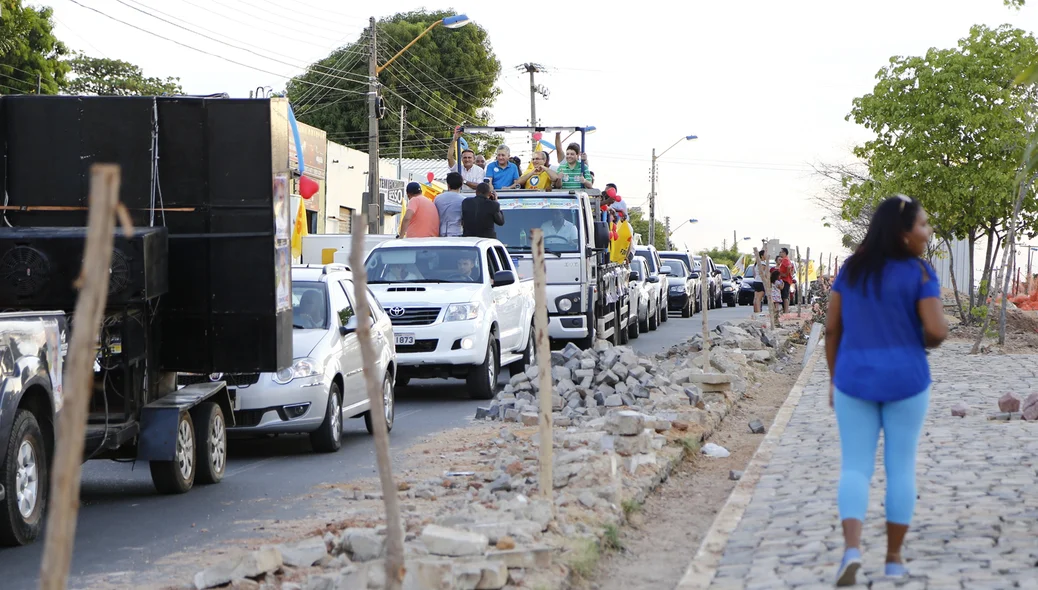 Carreata na Avenida Industrial Gil Martins em Teresina Piauí 